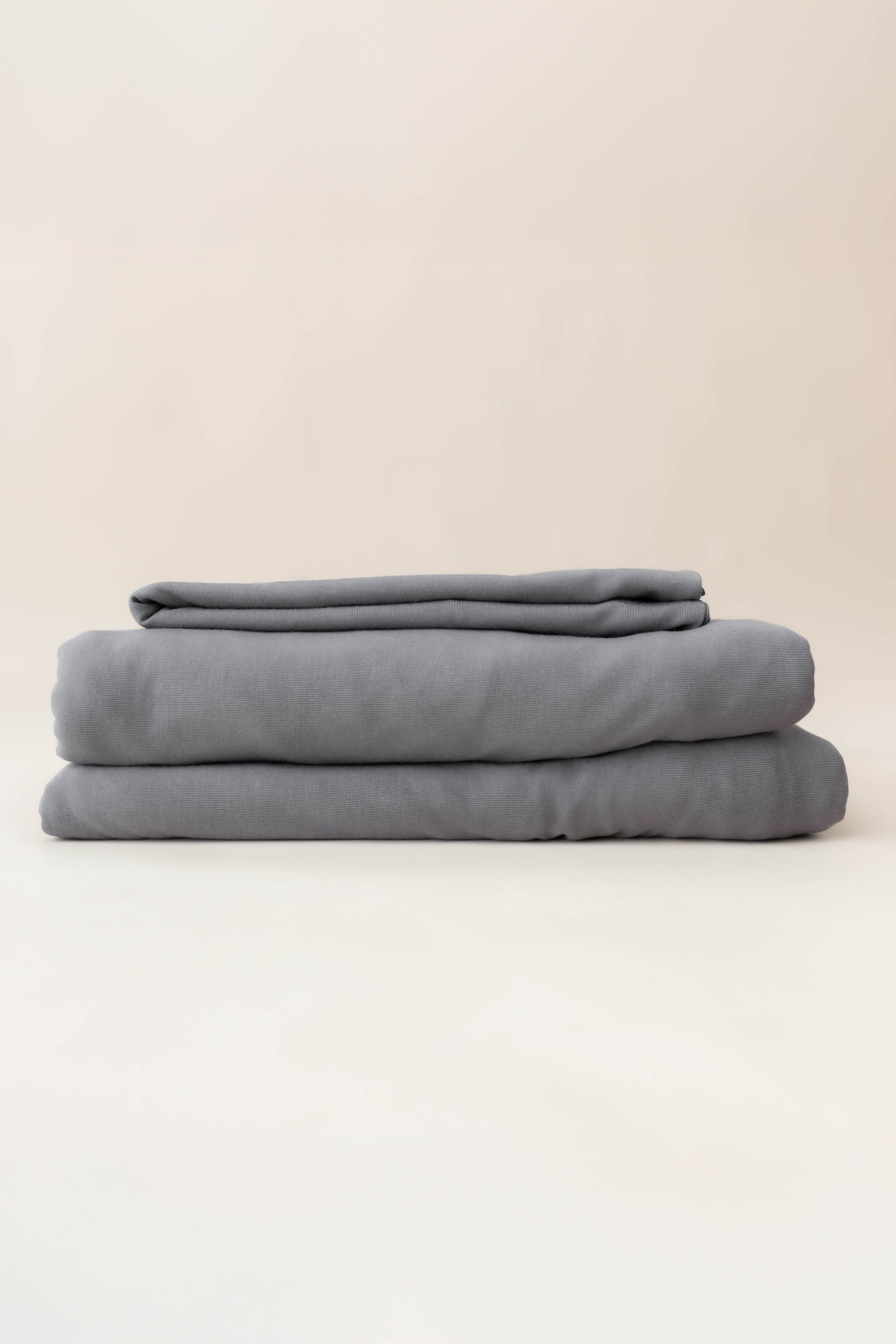 Kyte Babys Fitted Sheet with Pillowcases in Charcoal