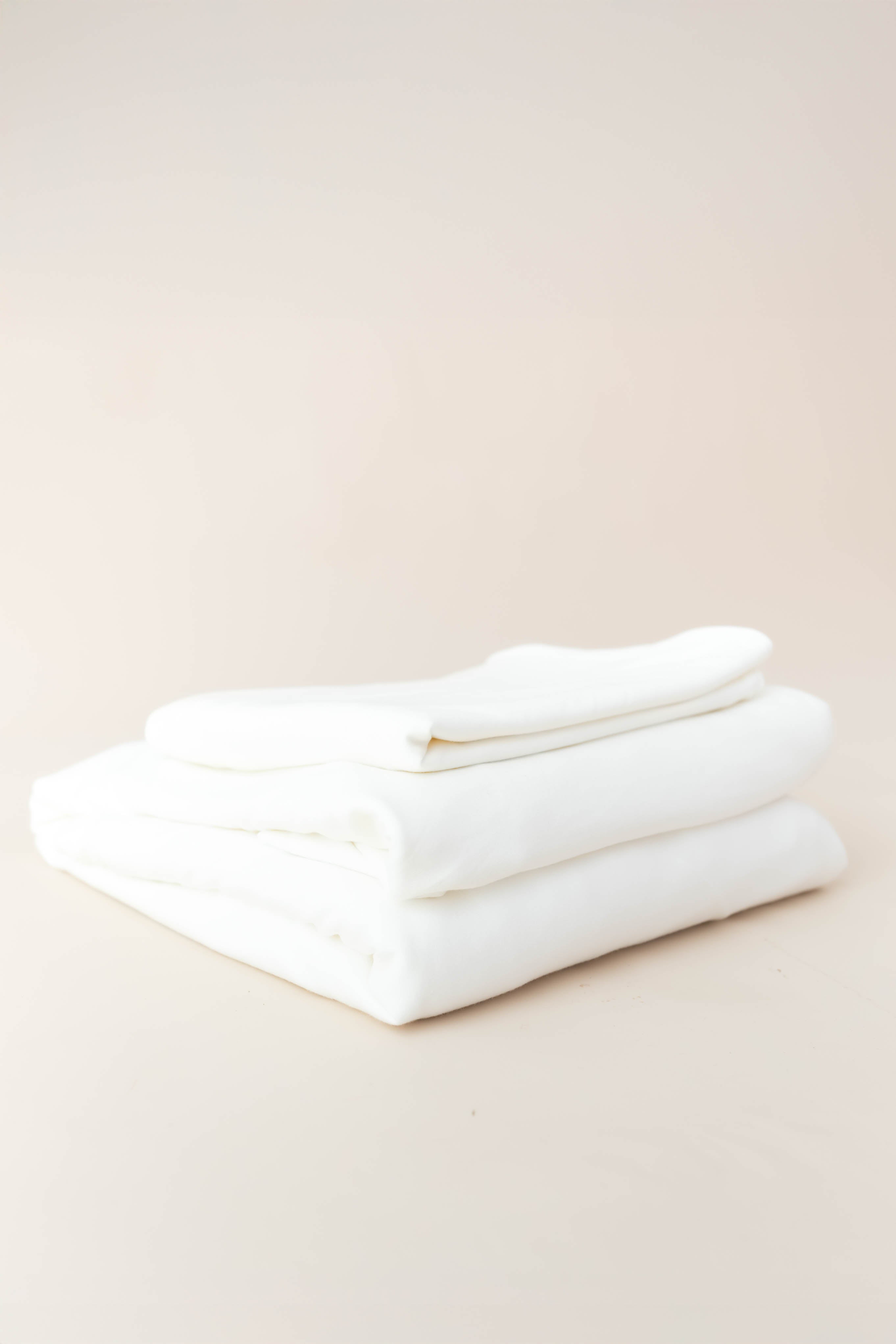 Kyte Baby's Fitted Sheet with Pillowcases in Cloud
