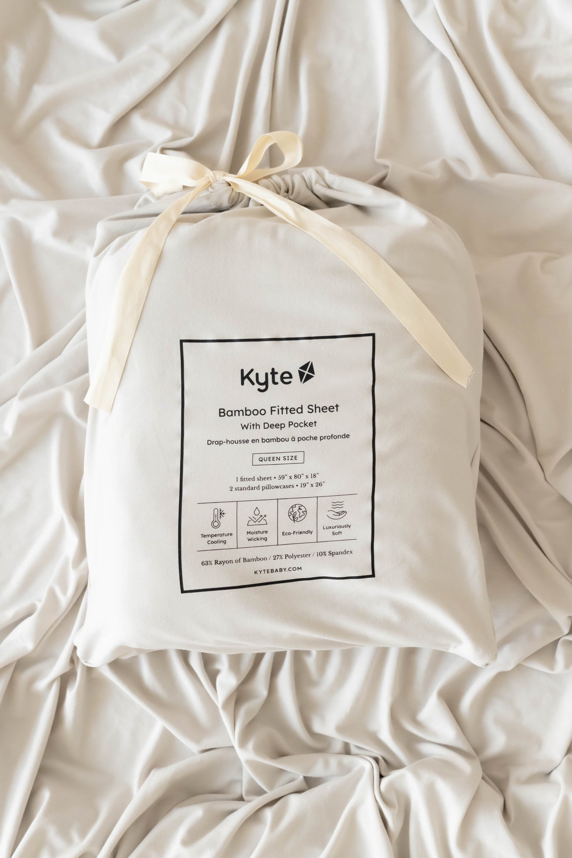 Fitted Sheet with Pillowcases in Oat packaging