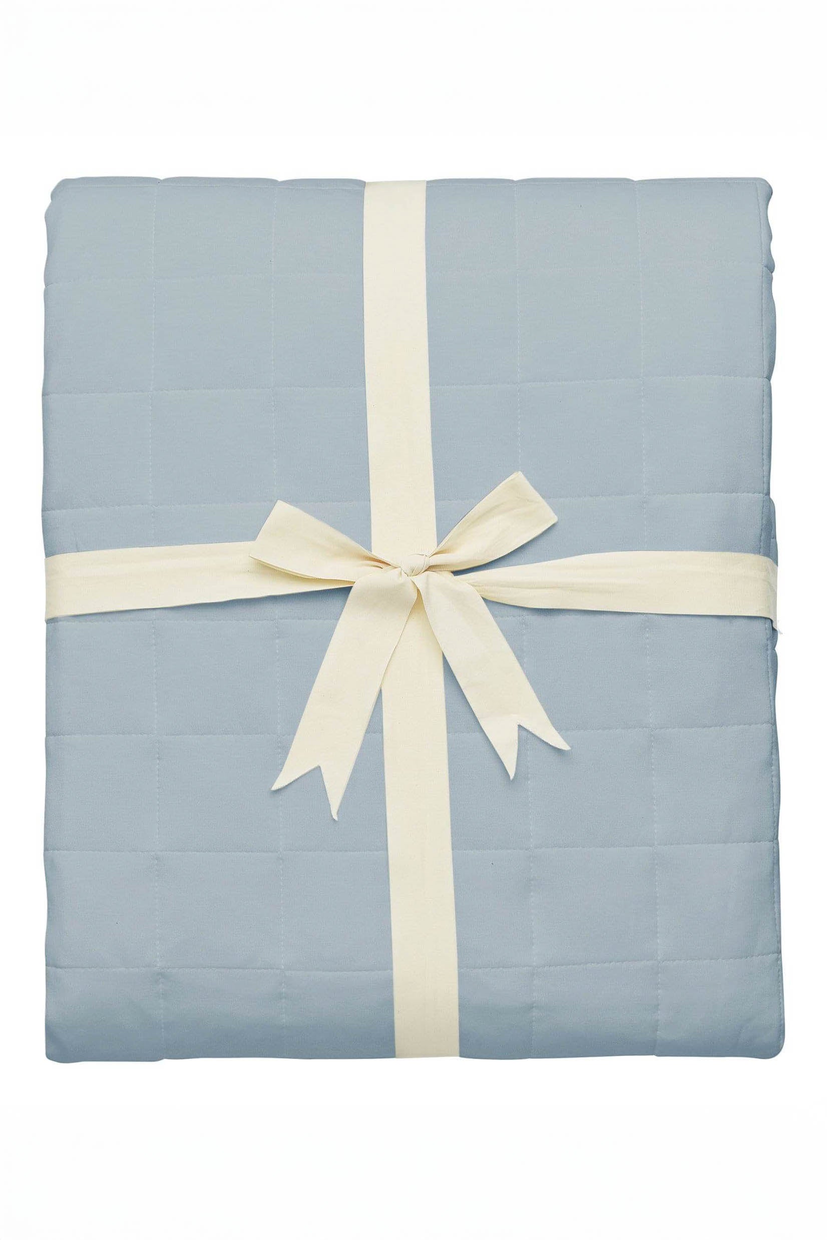 Kyte Baby's Adult Quilted Blanket in Fog 2.5