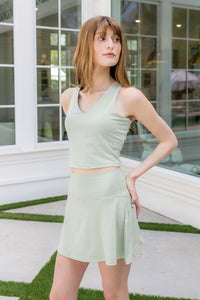  Model is 5'6