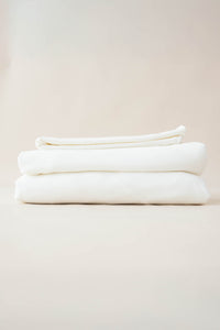 Kyte Baby's Fitted Sheet with Pillowcases in Cloud