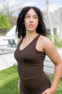  Model is 5'9