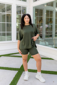  Model is 5'9