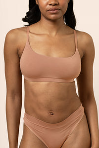  Model is 32C wearing size S 
