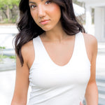 Brunette model wearing the Bamboo Flex Bra Tank in Snow

::: Model is 5'2" wearing size XS ///