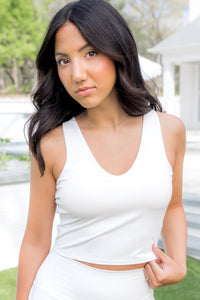  Model is 5'2