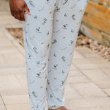 The pants of the Men's Jogger Set in Ski shown on a male model