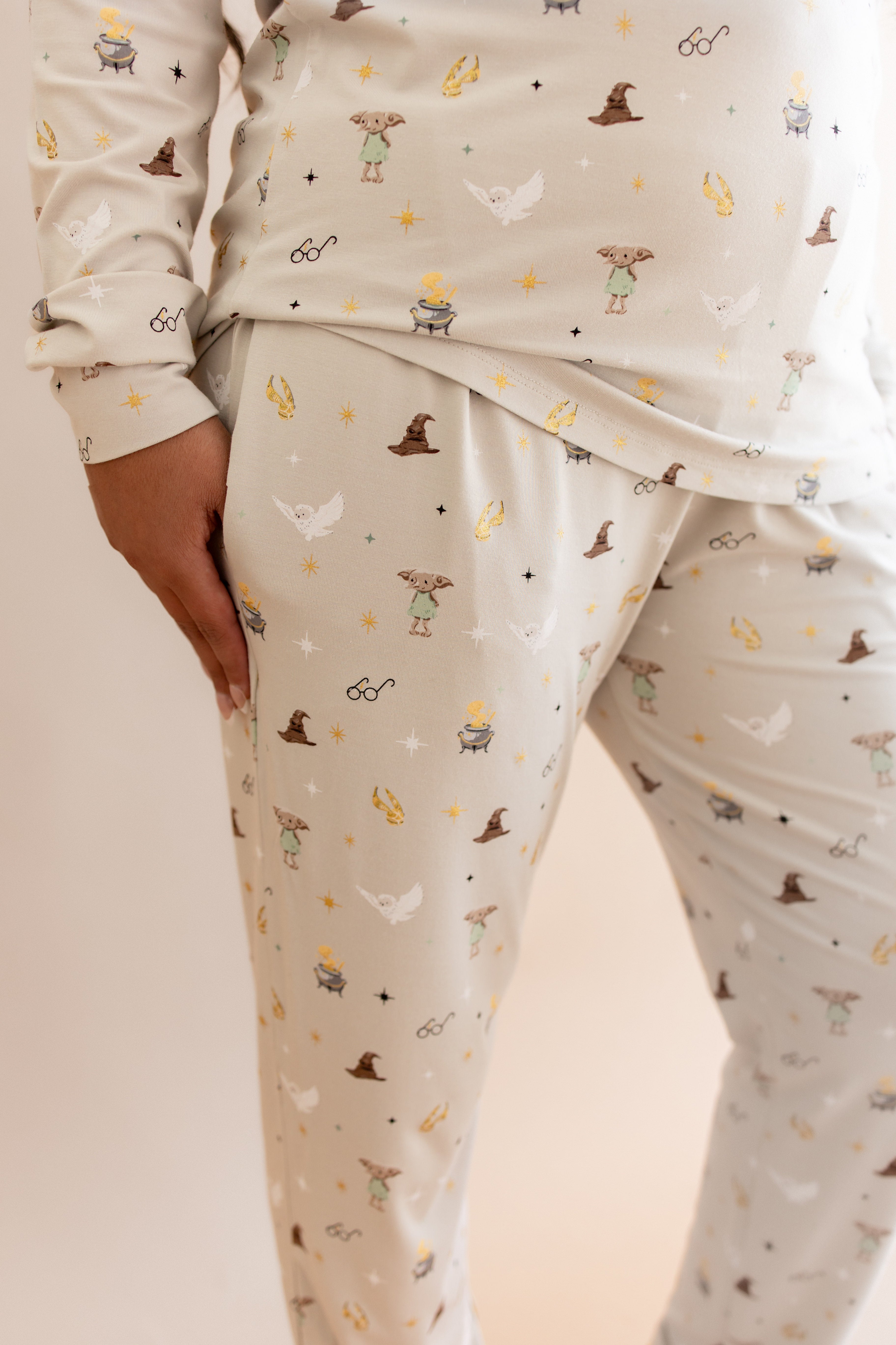 Close up of the Women's Jogger Pajama Set in Starry Icon show casing the pocket on the bottoms 