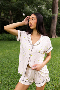  Model is 5'6
