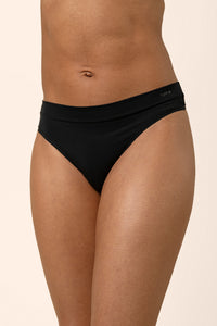  Model is wearing size S 