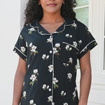 ::: Model is 5'0" wearing size XS ///