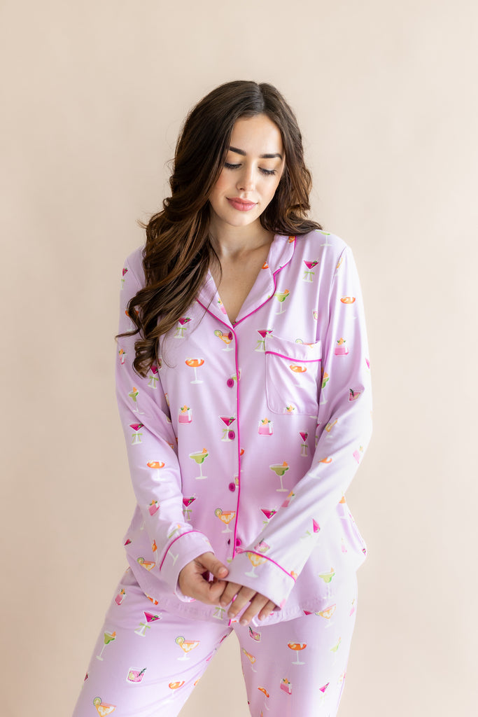 video of model wearing cocktail printed pink pajamas ::: Model is 5'7" wearing size S ///