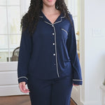 ::: Model is 5'9" wearing size L ///