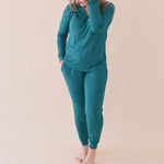 Video of woman modeling loch jogger pajama set