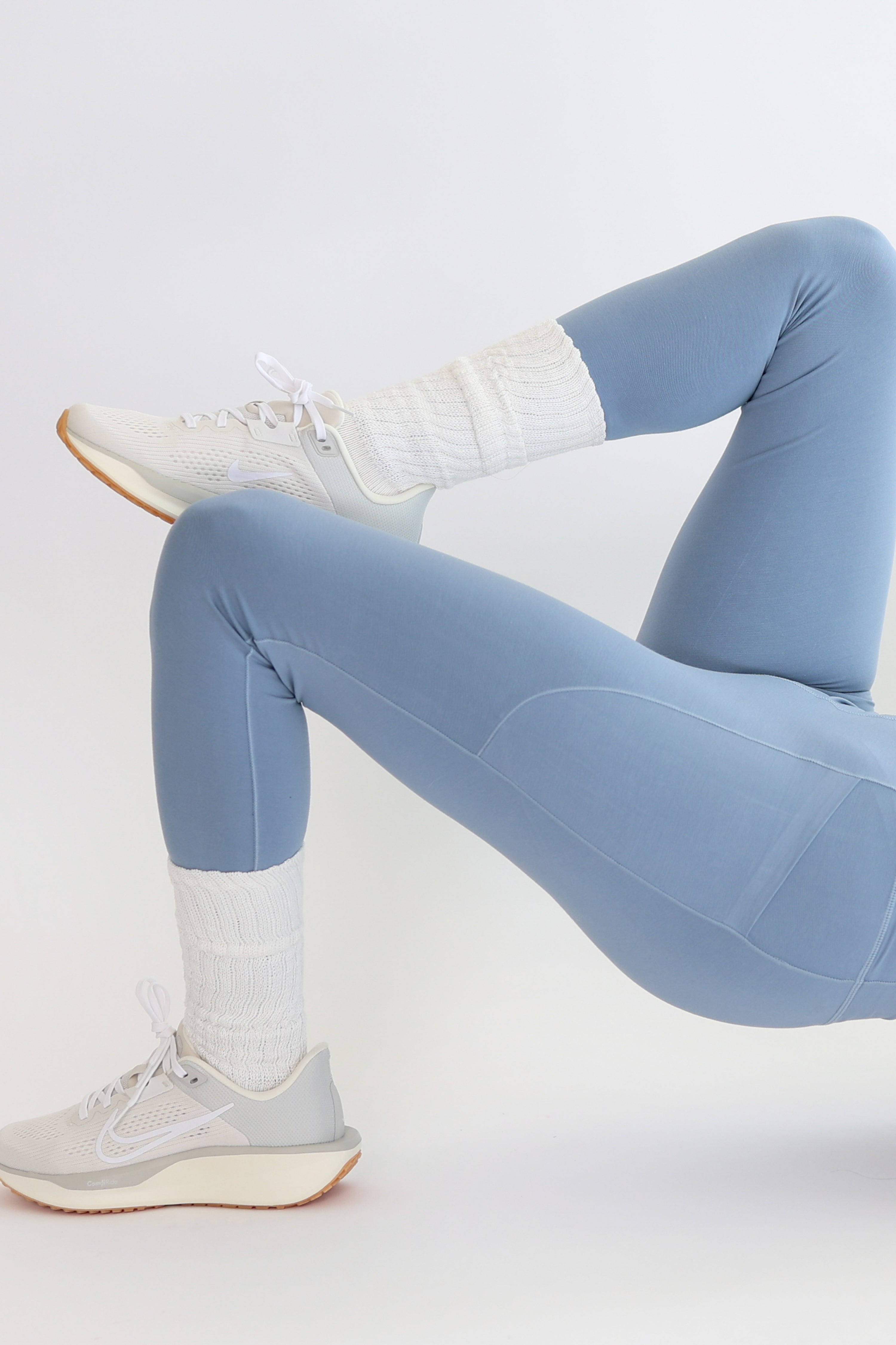 Bamboo Flex Women’s Leggings in Slate close up of legs