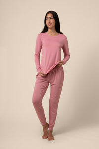  Model is 5'9